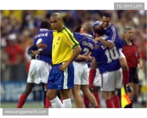 2026年世界杯荷兰瑞典比赛纪念品设计亮点与收藏价值深度解析